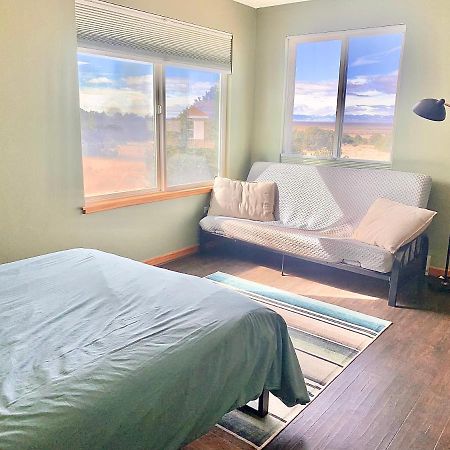 Crestone Cozy Remote Retreat • Mountain Views • Stargazing 빌라 외부 사진